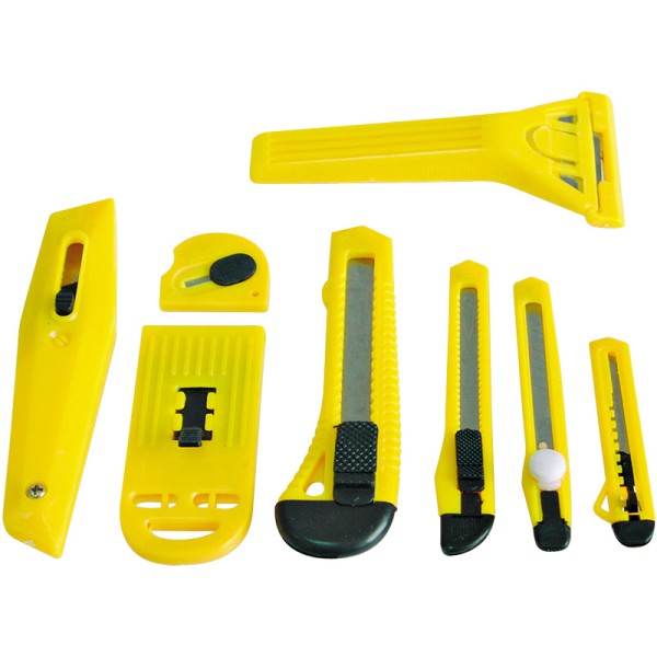 SET CUTTERE PLASTIC DIVERSE - 8P. SET CUTTERE PLASTIC DIVERSE - 8P.