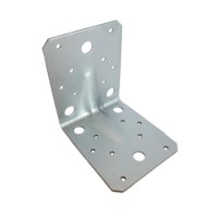 Colțar metalic 3/105x105x90mm ranforsat cu găuri de 5/13mm